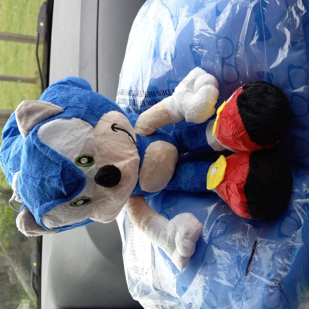 New in package Sonic Plush Toy 11 inch